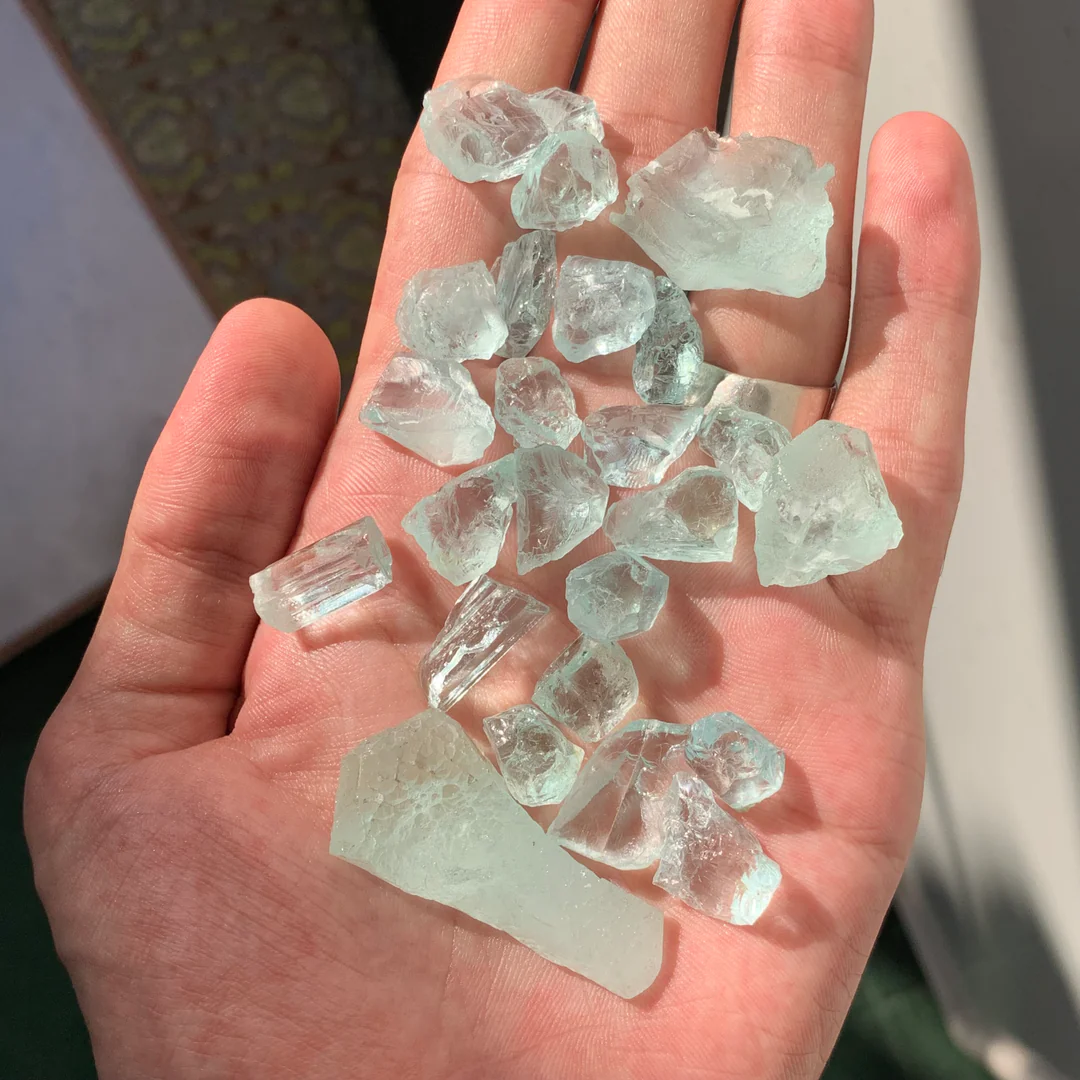 Green-Facet Rough Untreated Natural Aquamarine - Image 2